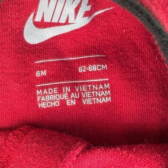 Nike Babies 6M Red, Black, White Long Sleeve Zip Up Footie - Picture 5 of 11